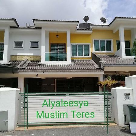 Alyaleesya Homestay Teres Бринчанг Екстериор снимка