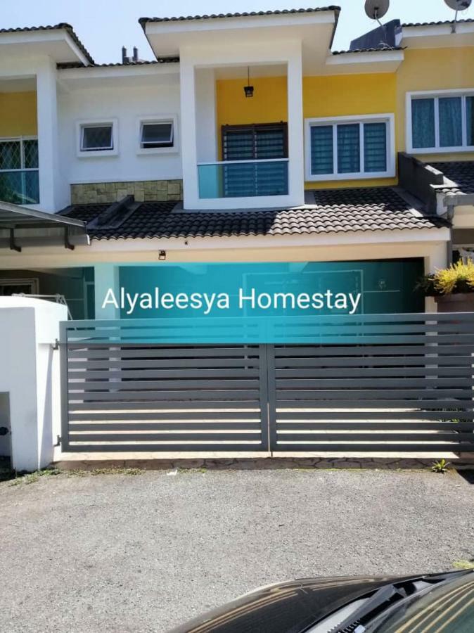 Alyaleesya Homestay Teres Бринчанг Екстериор снимка