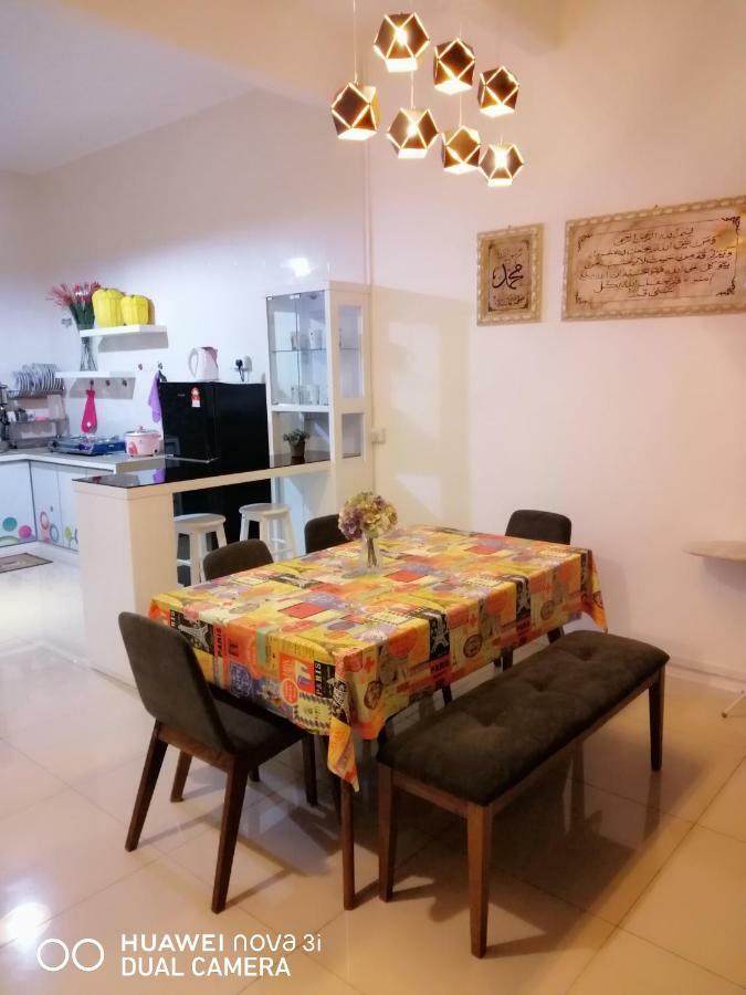 Alyaleesya Homestay Teres Бринчанг Екстериор снимка