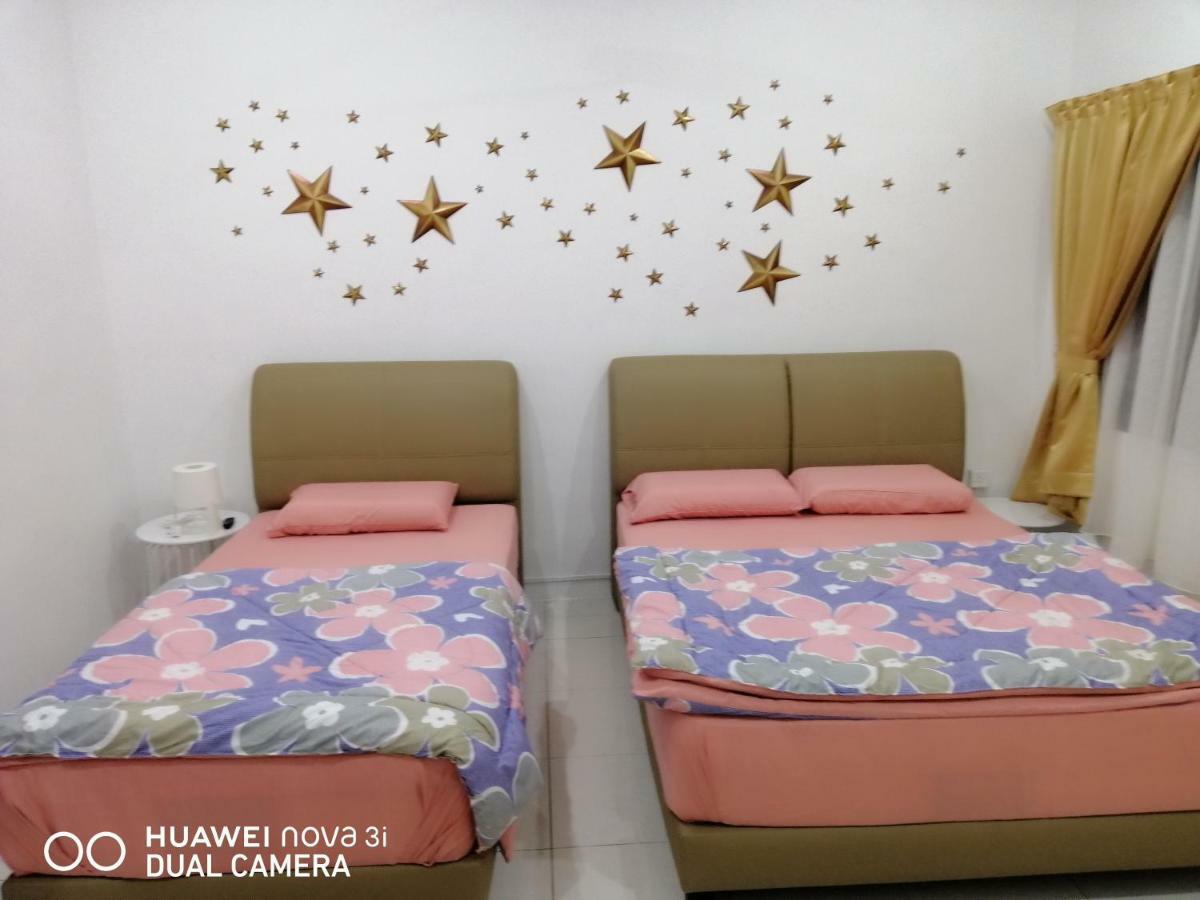 Alyaleesya Homestay Teres Бринчанг Екстериор снимка