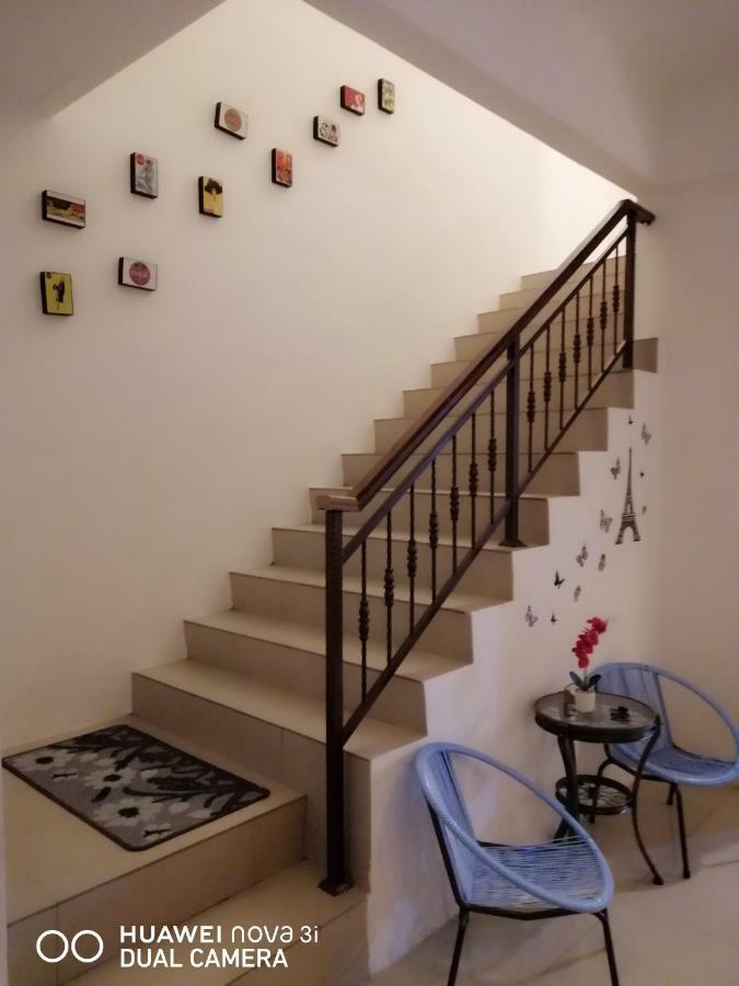Alyaleesya Homestay Teres Бринчанг Екстериор снимка