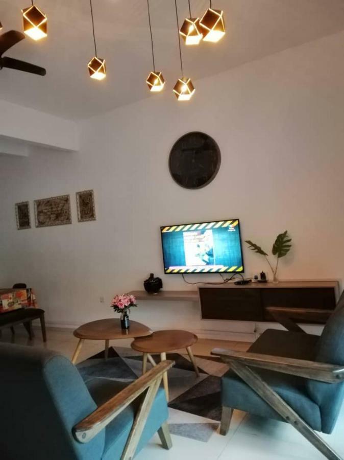 Alyaleesya Homestay Teres Бринчанг Екстериор снимка