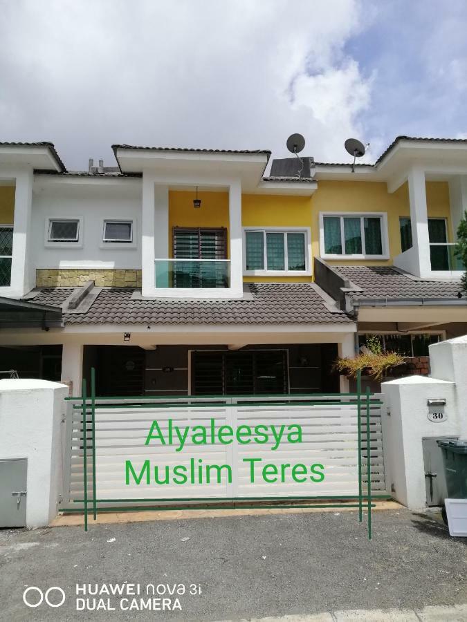Alyaleesya Homestay Teres Бринчанг Екстериор снимка